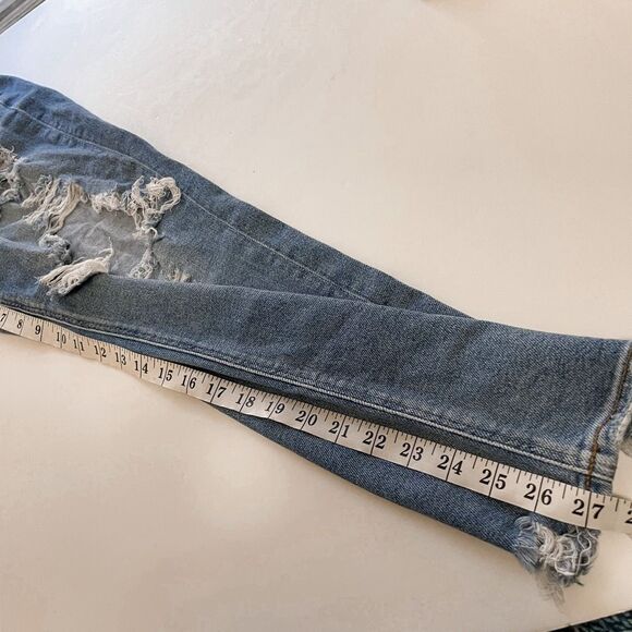 American Eagle Distressed Curvy Mom Jeans Size 4 - Picture 10 of 10